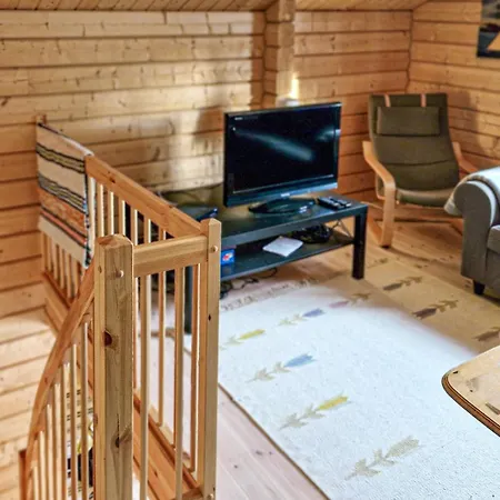 4 Bedroom Pet Friendly In *