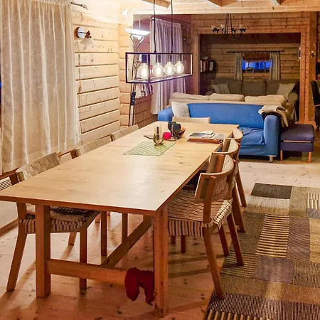 4 Bedroom Pet Friendly In